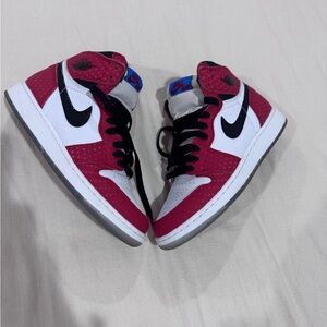 Jordan 1 Retro High
Spider-Man Origin Story (GS)